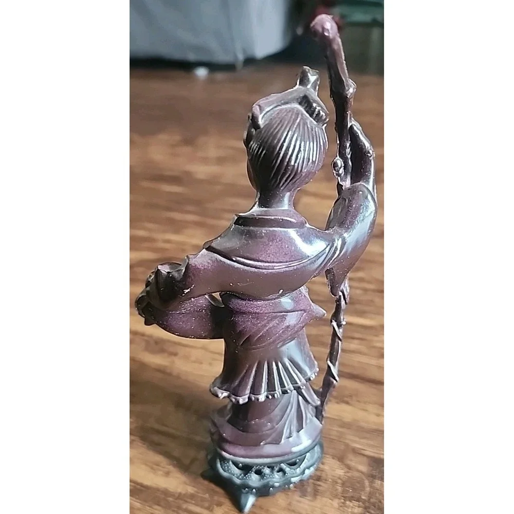 Geisha Girl Figurine holding Fish Bowl Faux-Wood Hong Kong Vintage 9
